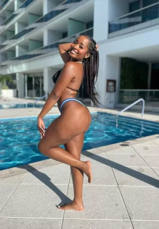 Ebony escort 1200AED/Hour